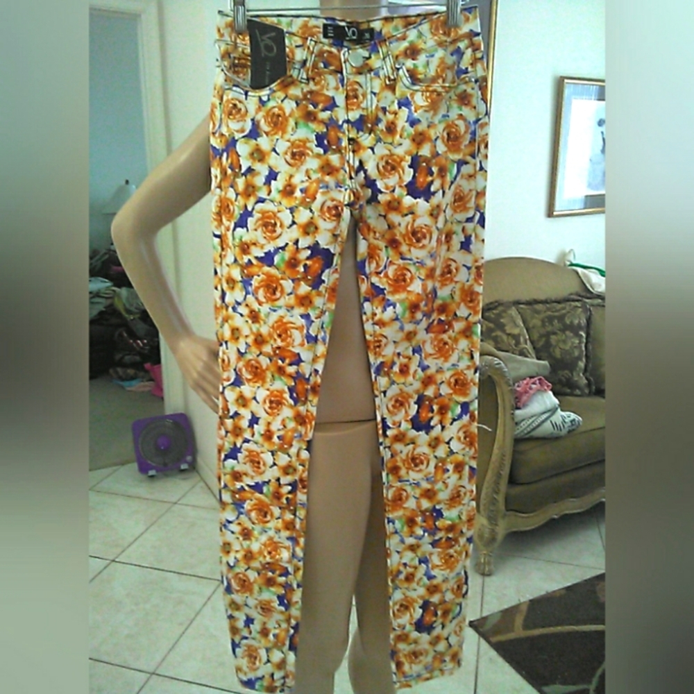BNWT V.O USA Floral Skinny Jeans Brown & PURPLE Pattern SEXY FEMININE HOT SZ 26